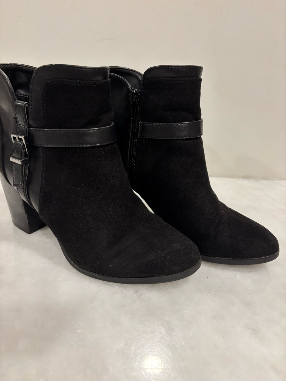 Kelly &Katie Divia Black Booties With Classic Side Buckle Strap Block Heel Size8